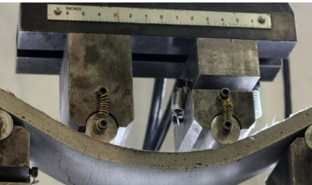 Engenheiros criam concreto flexível mais resistente e durável