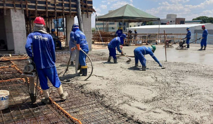 PL que tramita no Congresso obriga empresas a fornecerem café da manhã e almoço para trabalhadores da construção civil